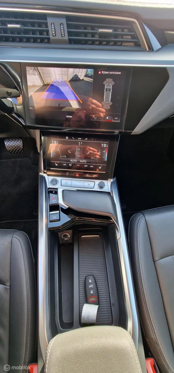 Hoofdafbeelding Audi e-tron