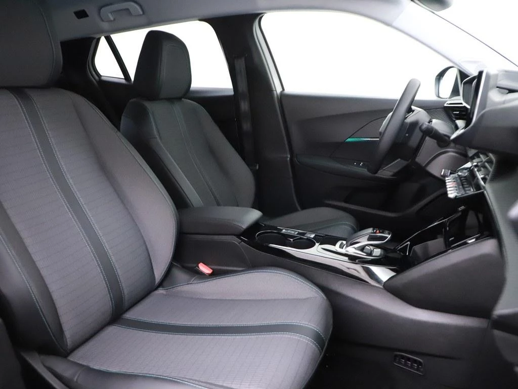 Hoofdafbeelding Peugeot e-2008