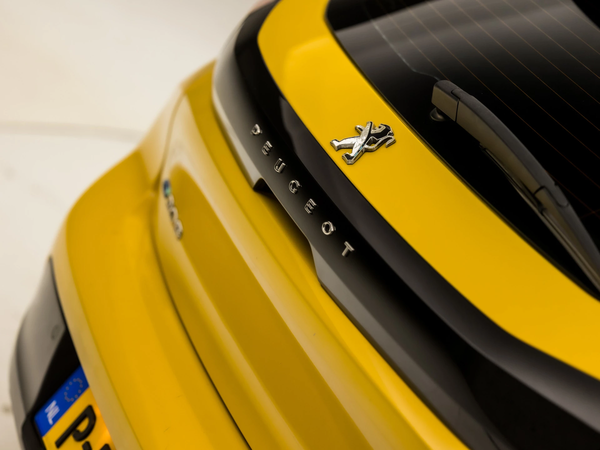 Hoofdafbeelding Peugeot e-208