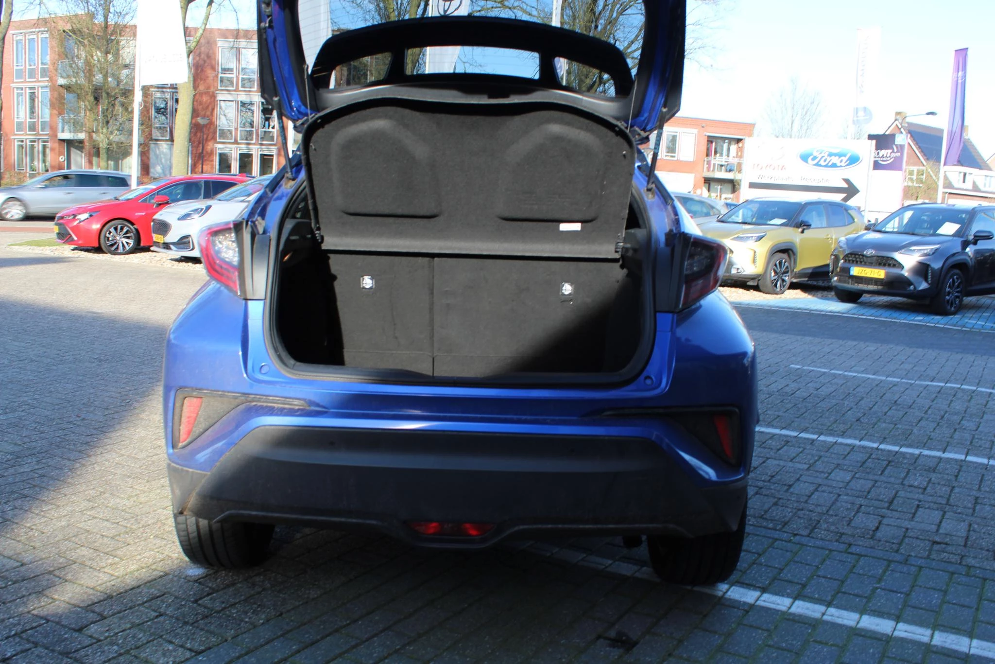 Hoofdafbeelding Toyota C-HR