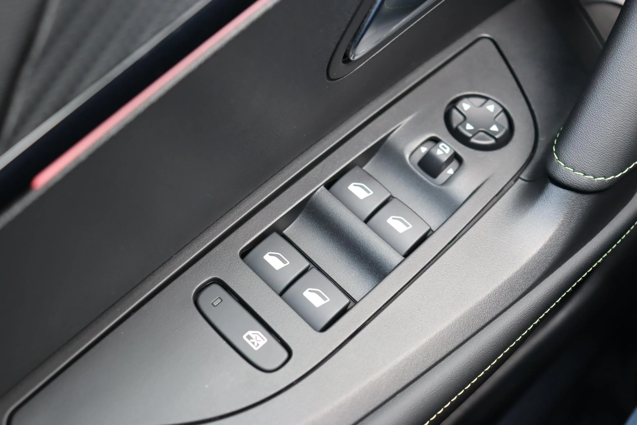Hoofdafbeelding Peugeot e-2008