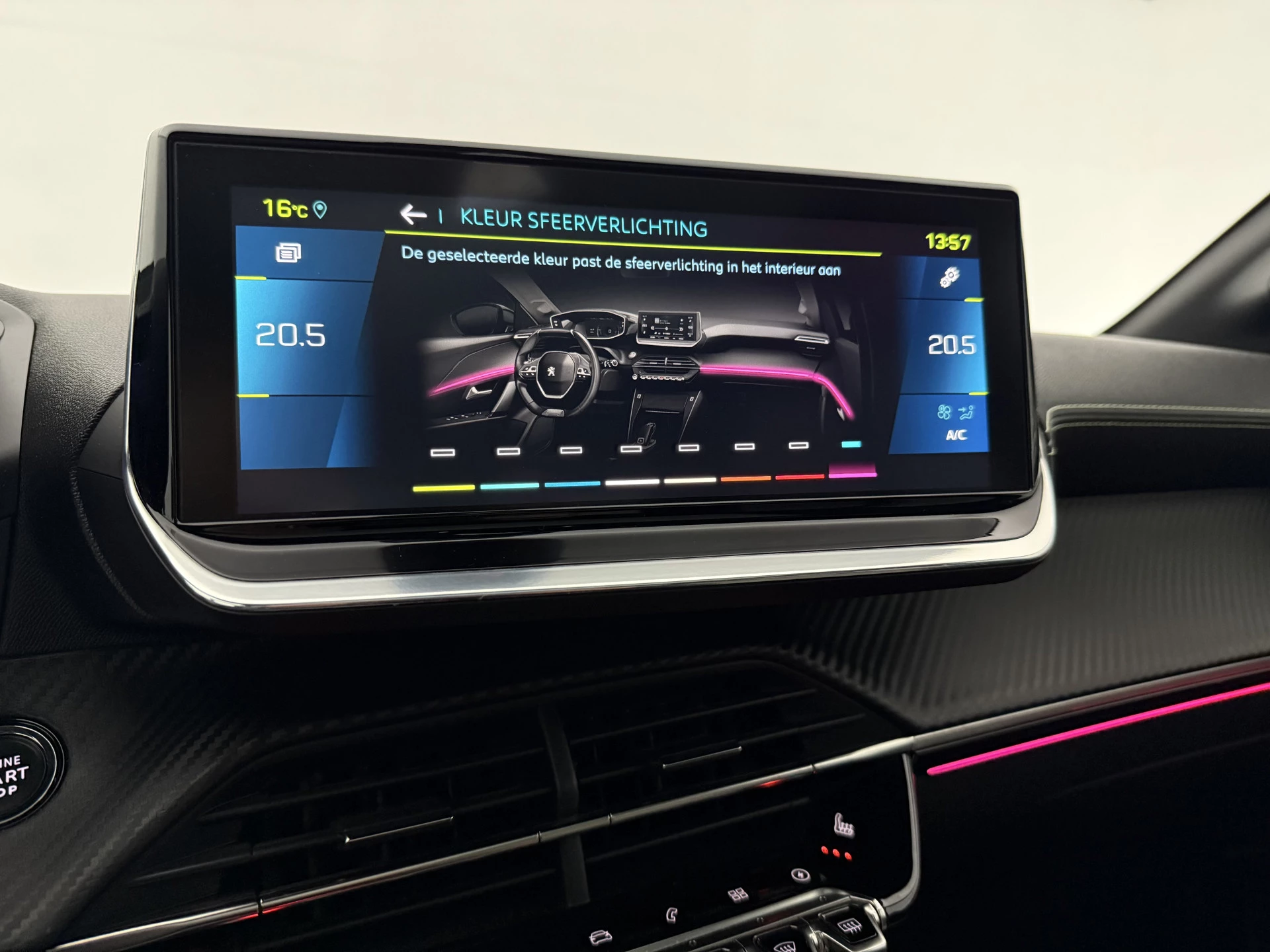 Hoofdafbeelding Peugeot e-208