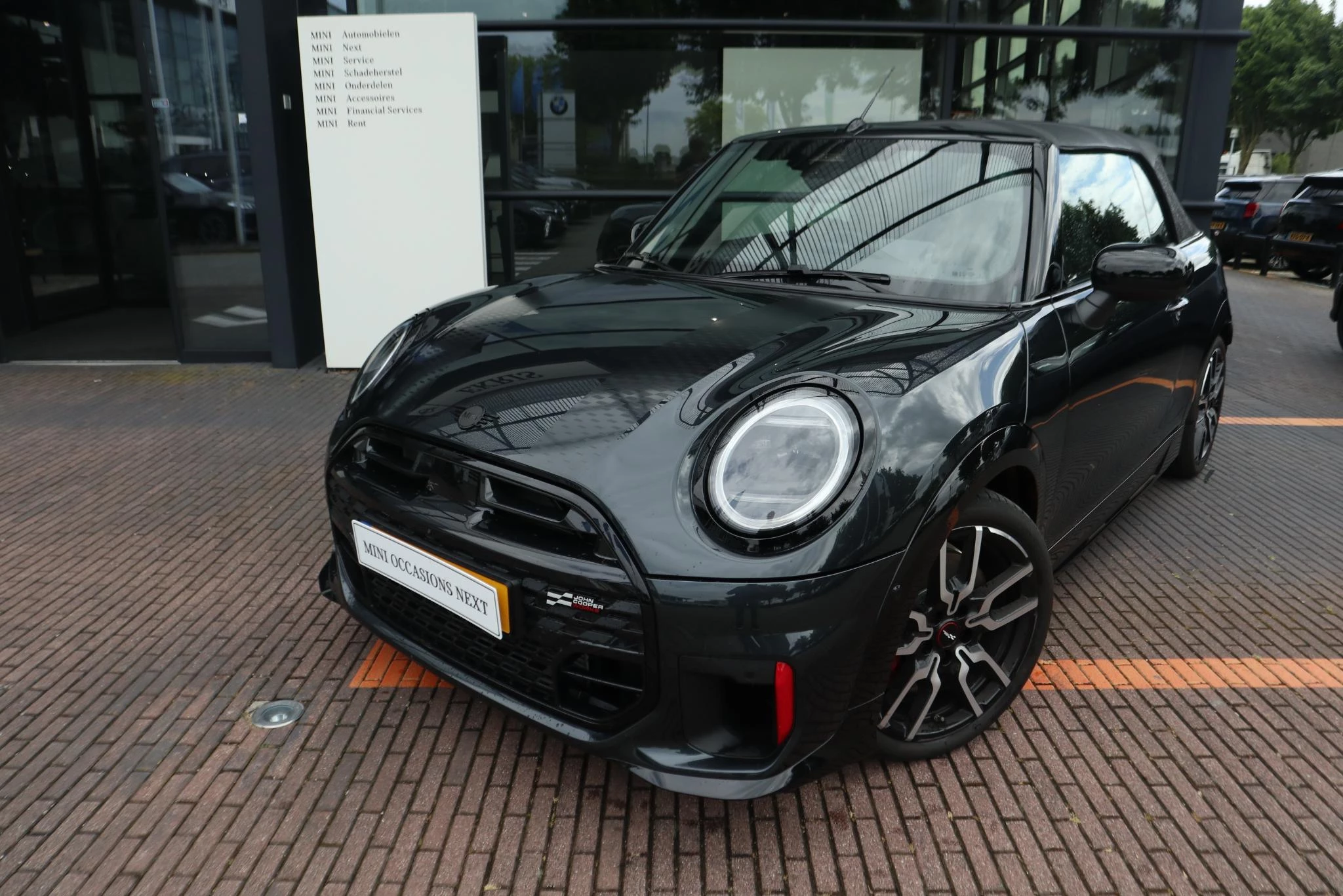 Hoofdafbeelding MINI Cabrio