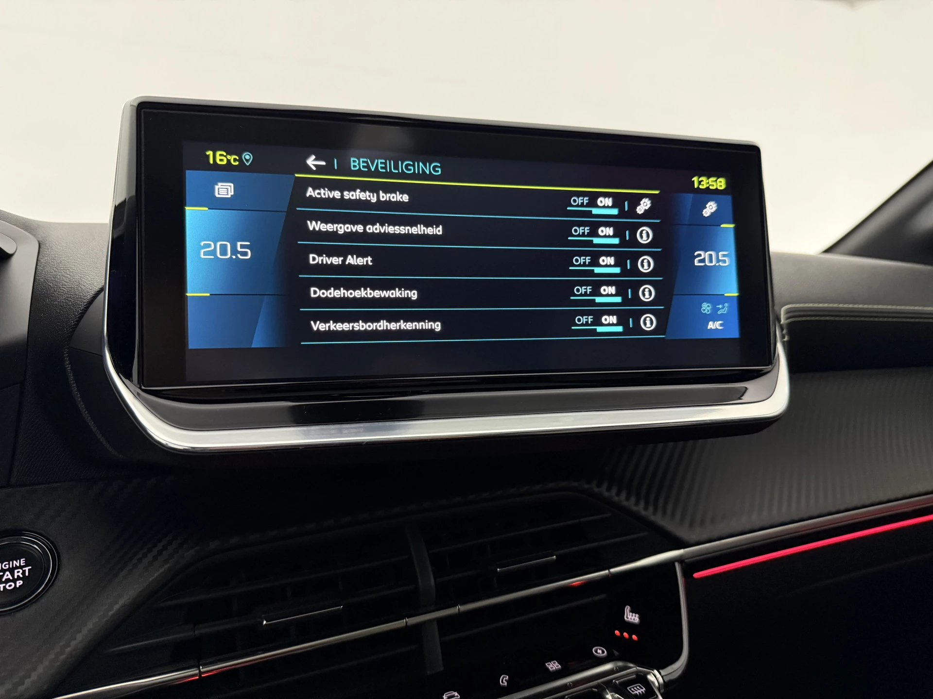 Hoofdafbeelding Peugeot e-208