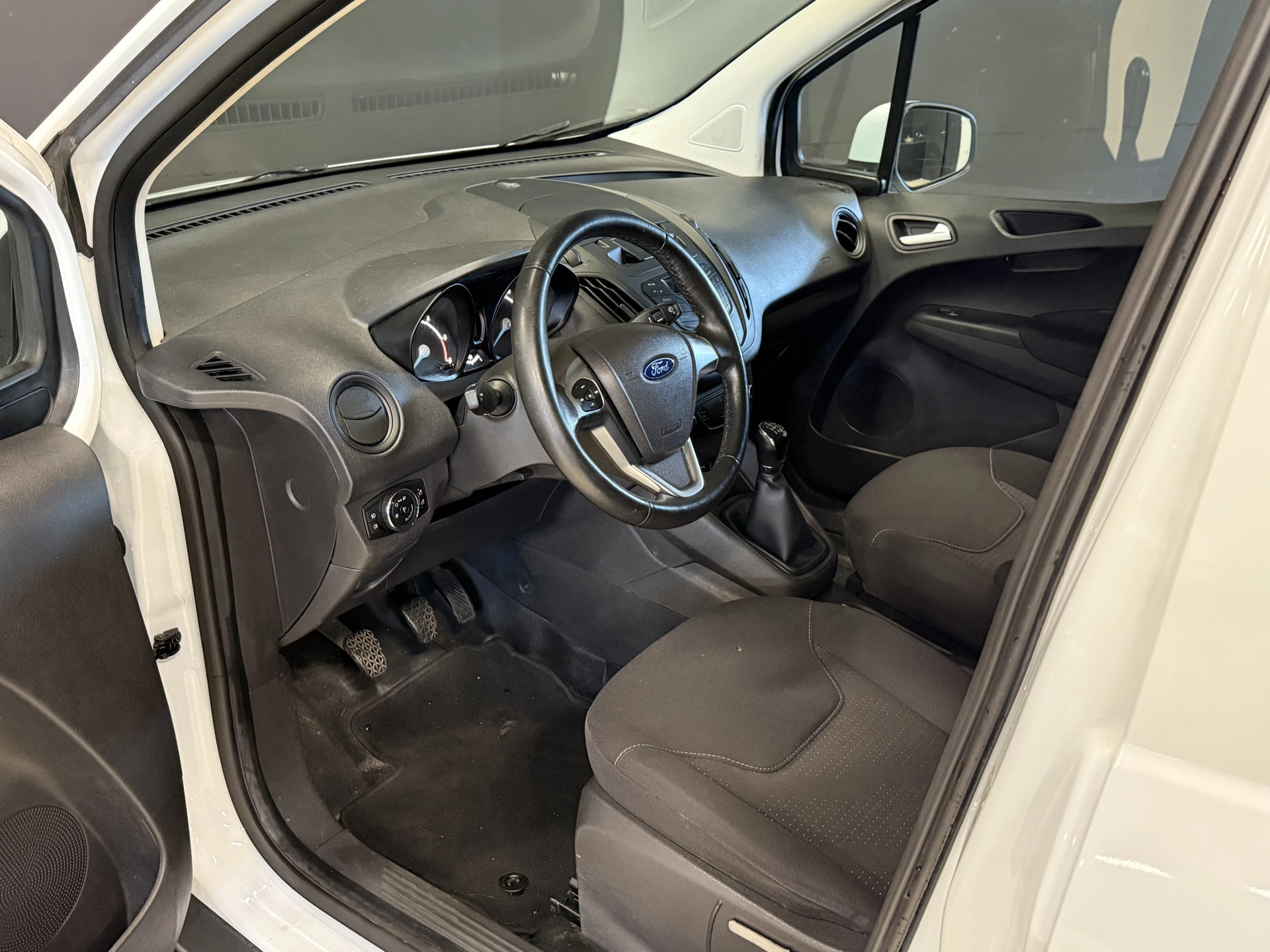 Hoofdafbeelding Ford Transit Courier