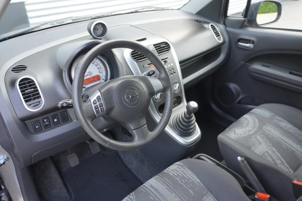 Hoofdafbeelding Opel Agila
