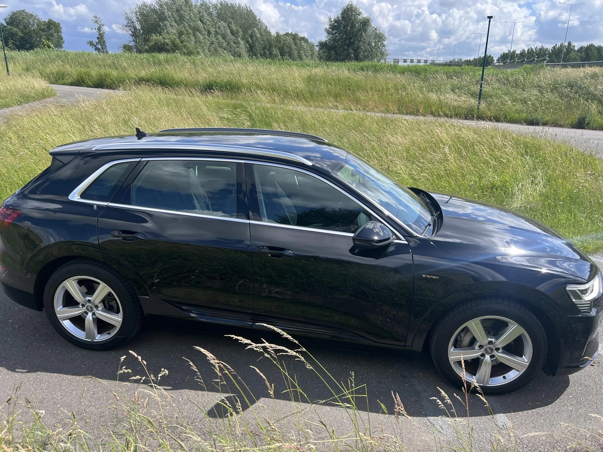 Hoofdafbeelding Audi e-tron