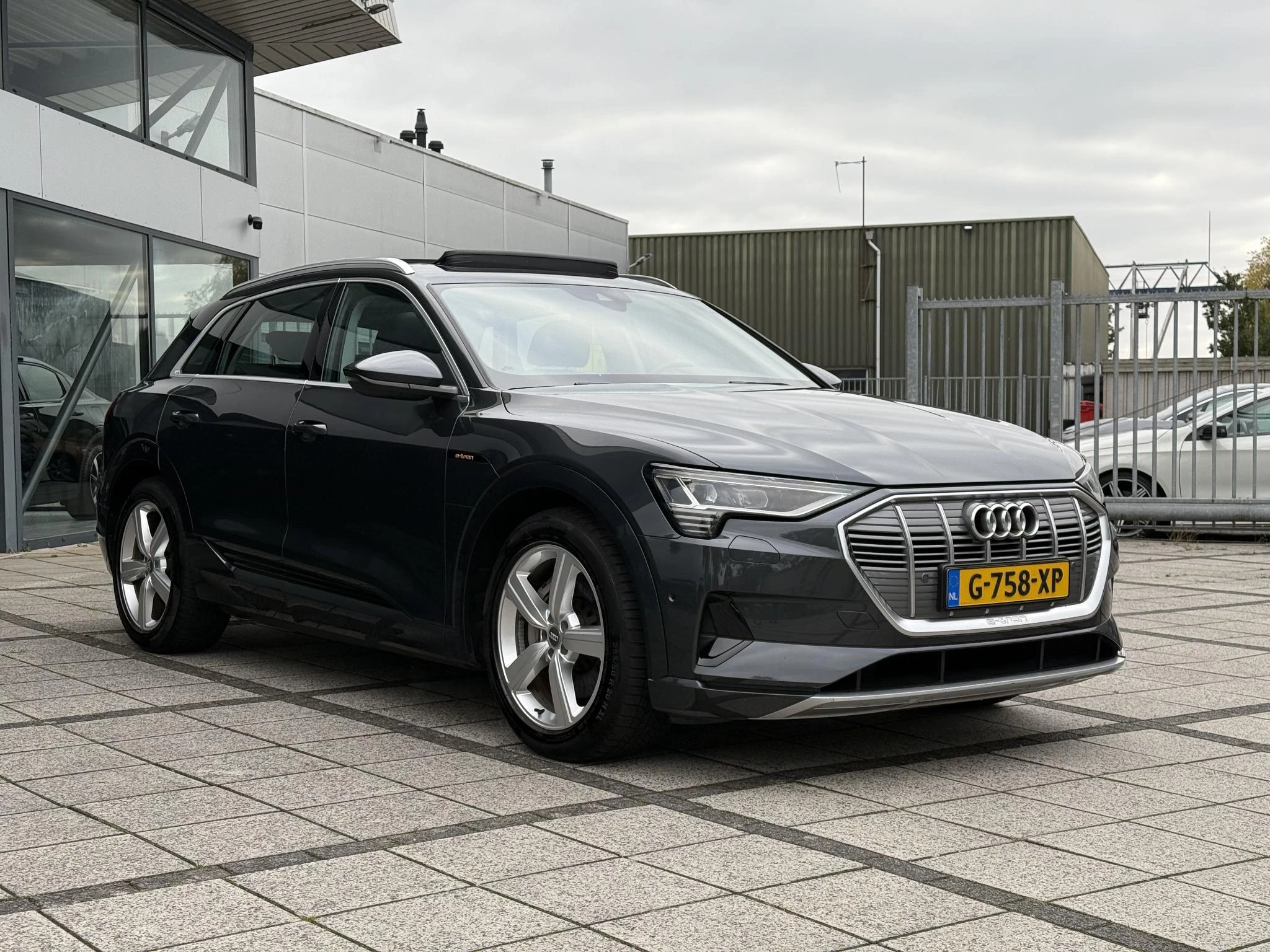 Hoofdafbeelding Audi e-tron