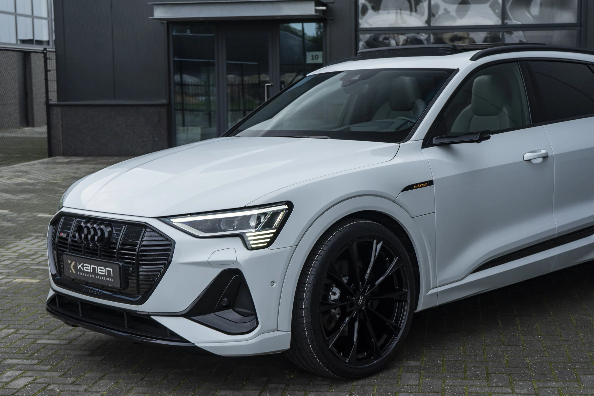Hoofdafbeelding Audi e-tron