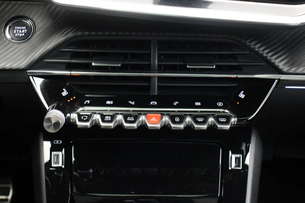 Hoofdafbeelding Peugeot e-2008