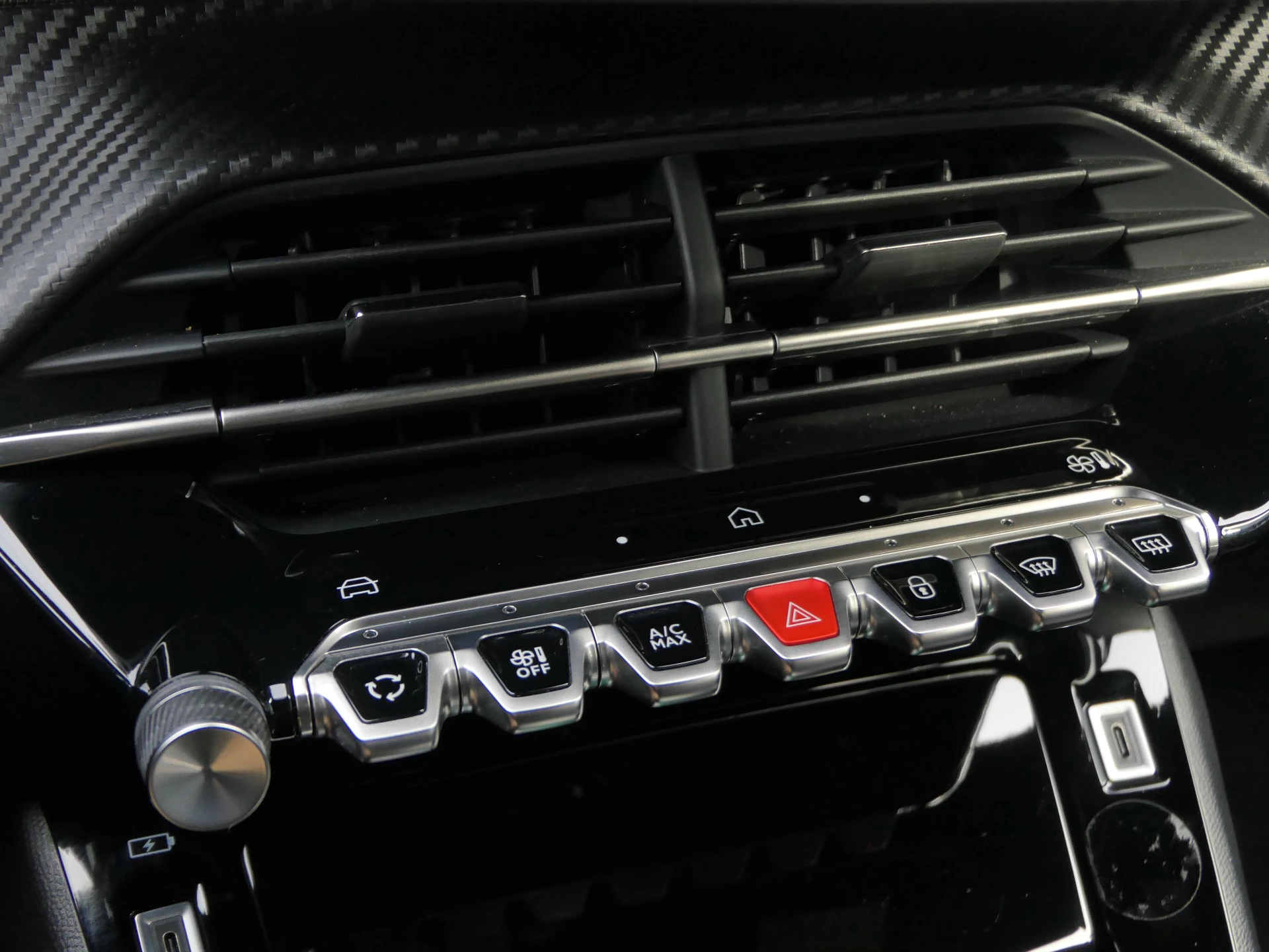 Hoofdafbeelding Peugeot e-2008