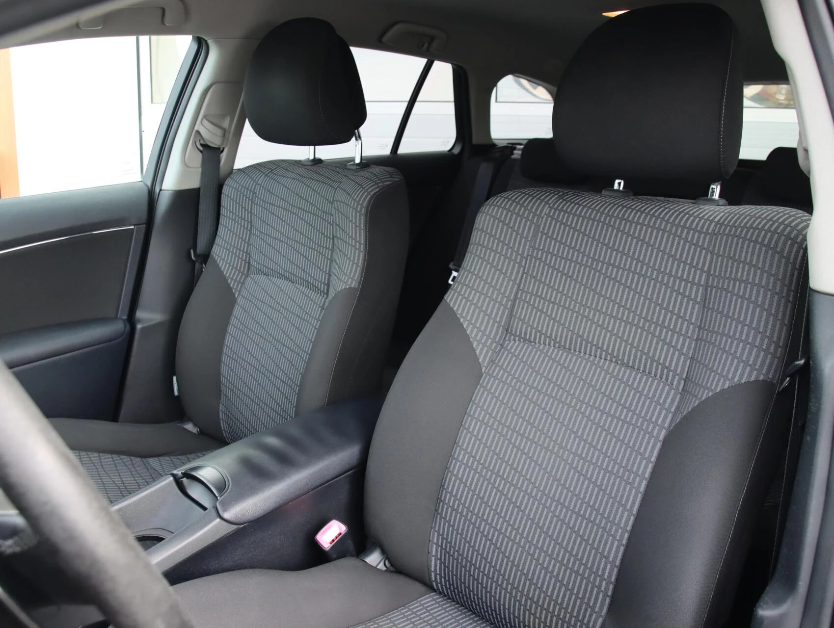 Hoofdafbeelding Toyota Avensis