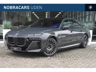 Hoofdafbeelding BMW 7 Serie BMW 7 Serie 750e xDrive High Executive M Sport Automaat / Panoramadak Sky Lounge / Trekhaak / Massagefunctie / Bowers & Wilkins / Parking Assistant Professional / Executive Lounge Seating