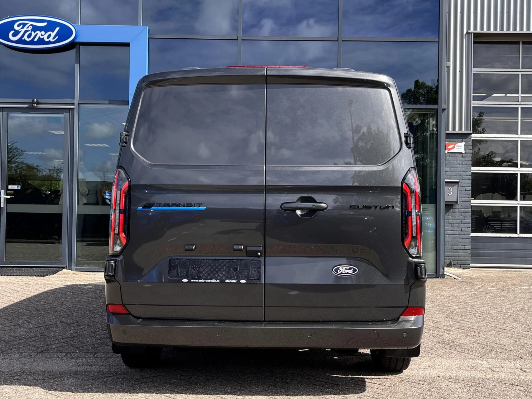 Hoofdafbeelding Ford E-Transit Custom