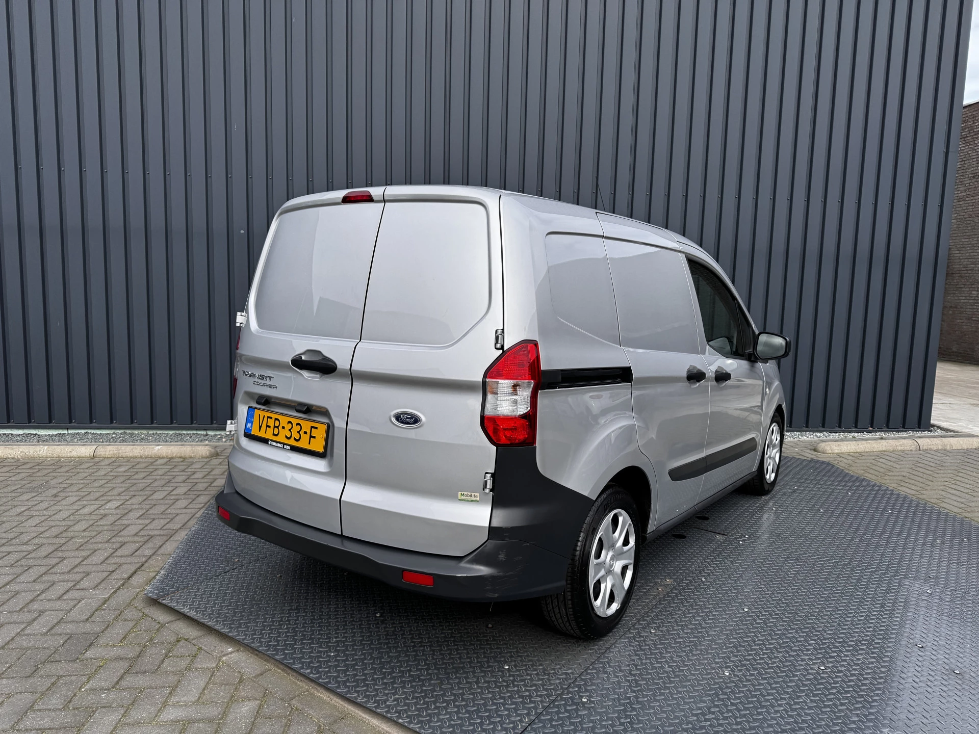Hoofdafbeelding Ford Transit Courier