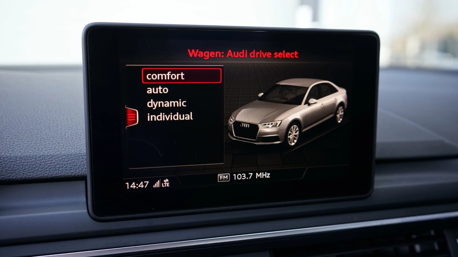 Hoofdafbeelding Audi A4