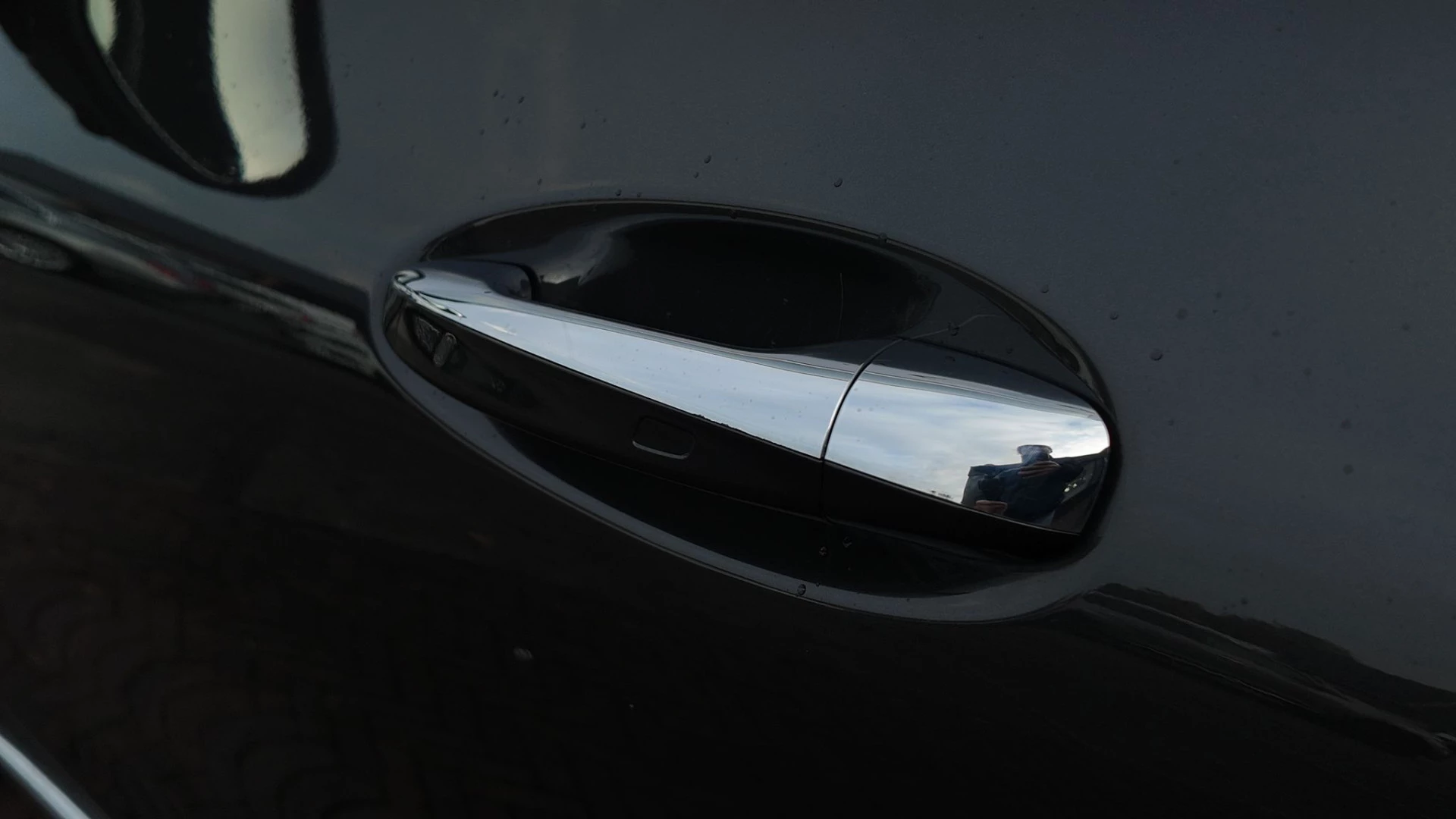 Hoofdafbeelding Mercedes-Benz EQC