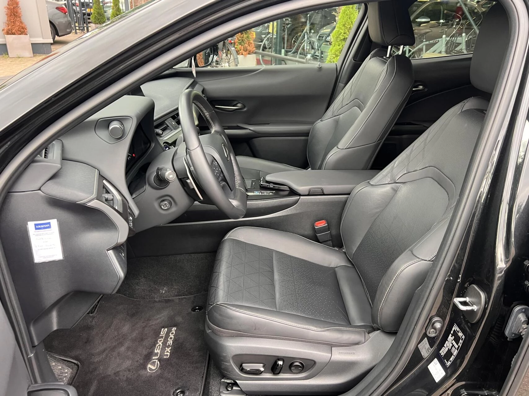 Hoofdafbeelding Lexus UX