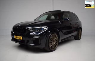 BMW X5 M50i 530PK AUT8 M-SPORT PANORAMADAK / 360 CAMERA / BREYTON 22INCH / SPORTUITLAAT / EVENTURI INLAAT