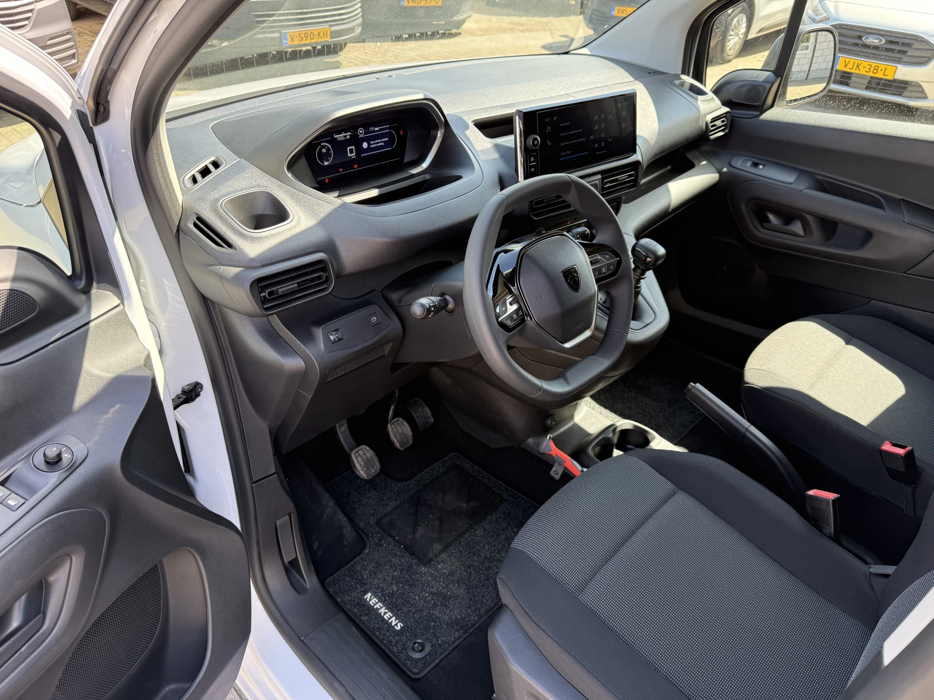Hoofdafbeelding Peugeot Partner
