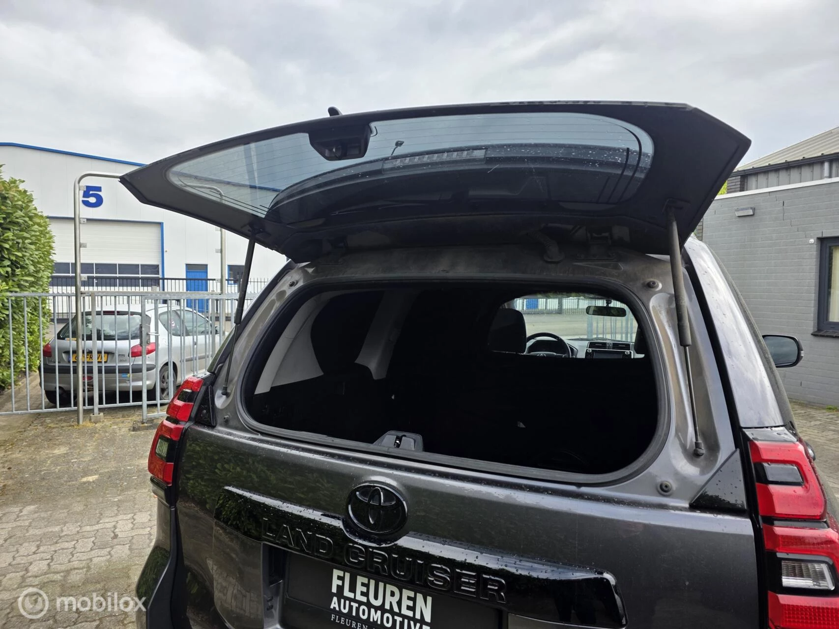 Hoofdafbeelding Toyota Land Cruiser