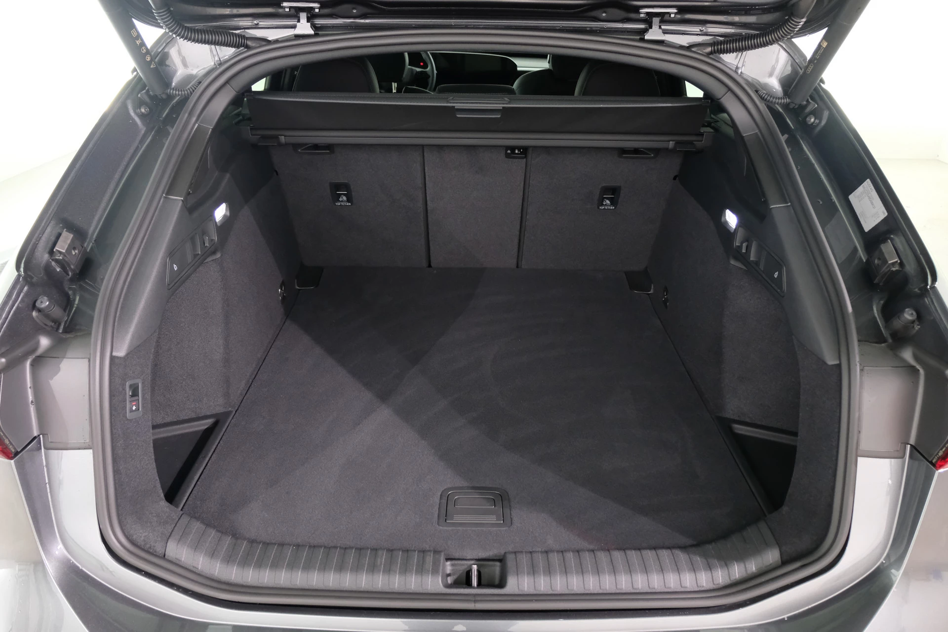 Hoofdafbeelding Audi A6 Avant e-tron