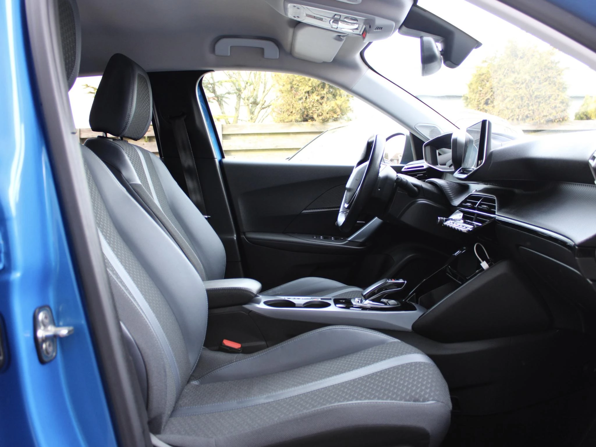 Hoofdafbeelding Peugeot e-2008