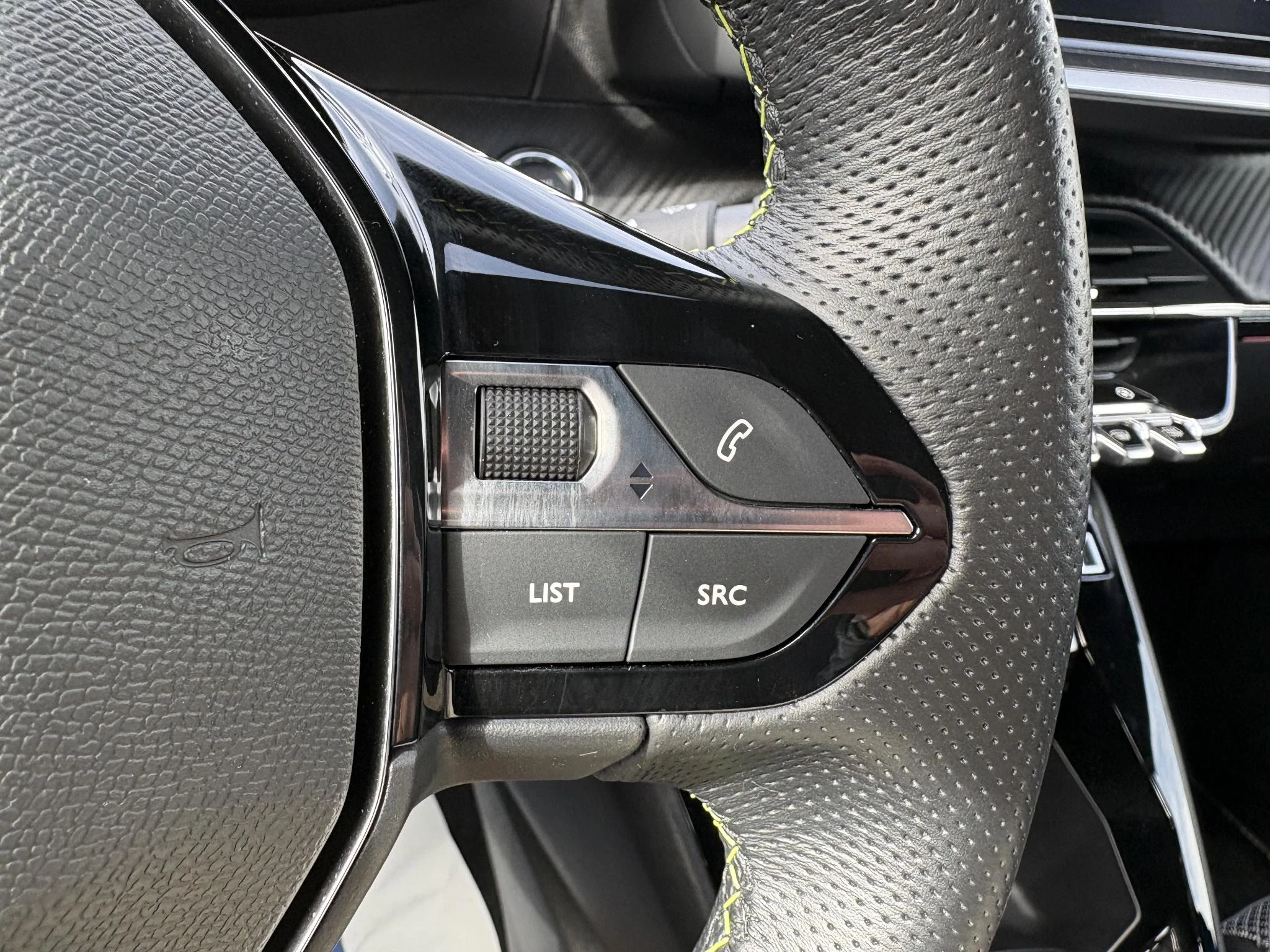 Hoofdafbeelding Peugeot e-208
