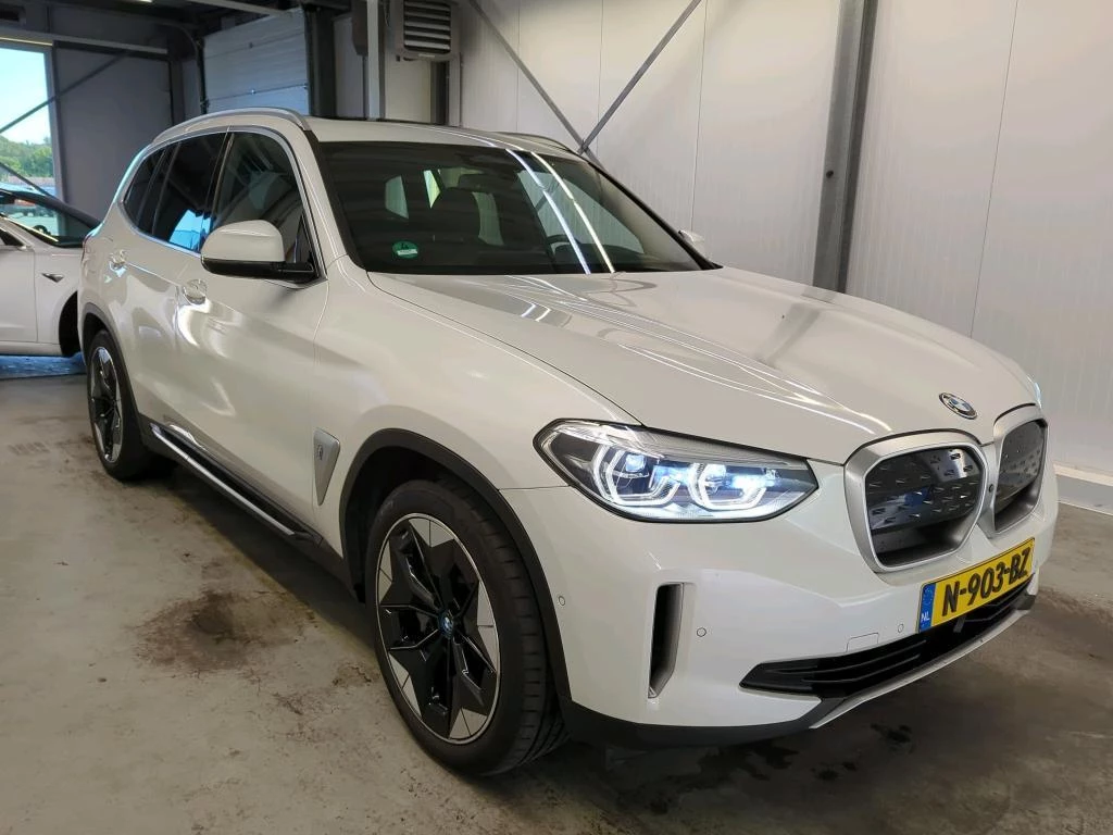 Hoofdafbeelding BMW iX3