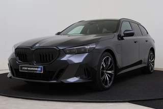 BMW 5 Serie Touring 530e M Sport Automaat / Panoramadak / Trekhaak / Bowers & Wilkins / Adaptieve LED / Parking Assistant Plus / Stoelventilatie / Comfort Access