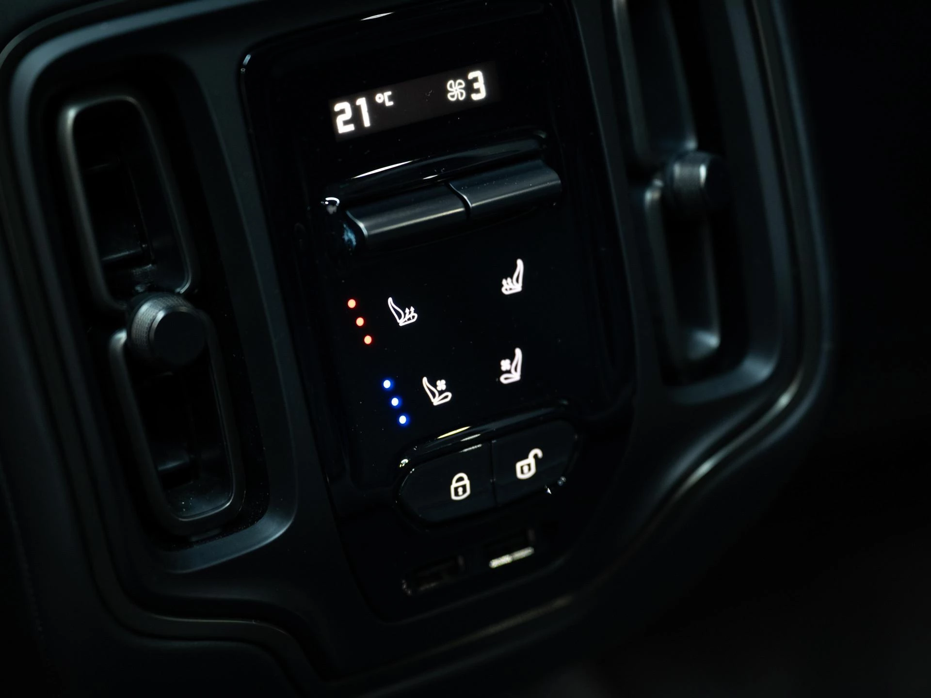 Hoofdafbeelding Aston Martin DBX