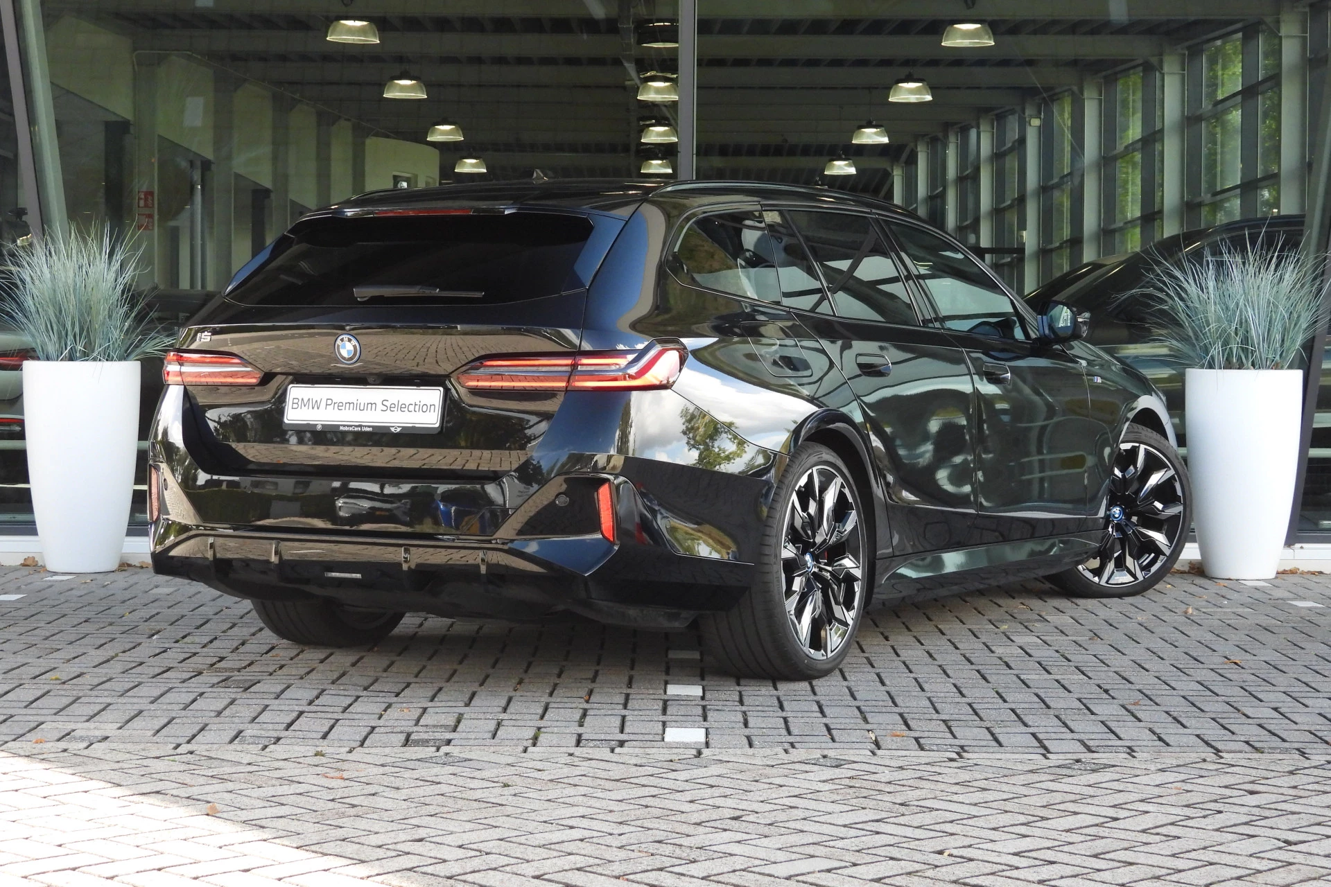 Hoofdafbeelding BMW i5