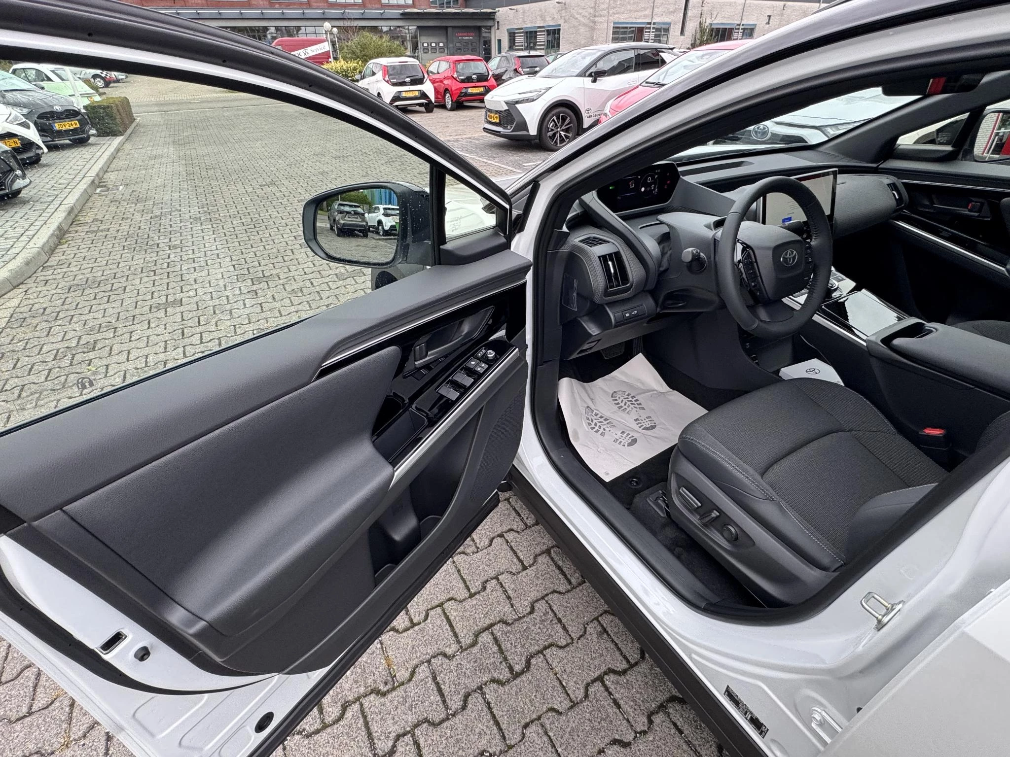 Hoofdafbeelding Toyota bZ4X