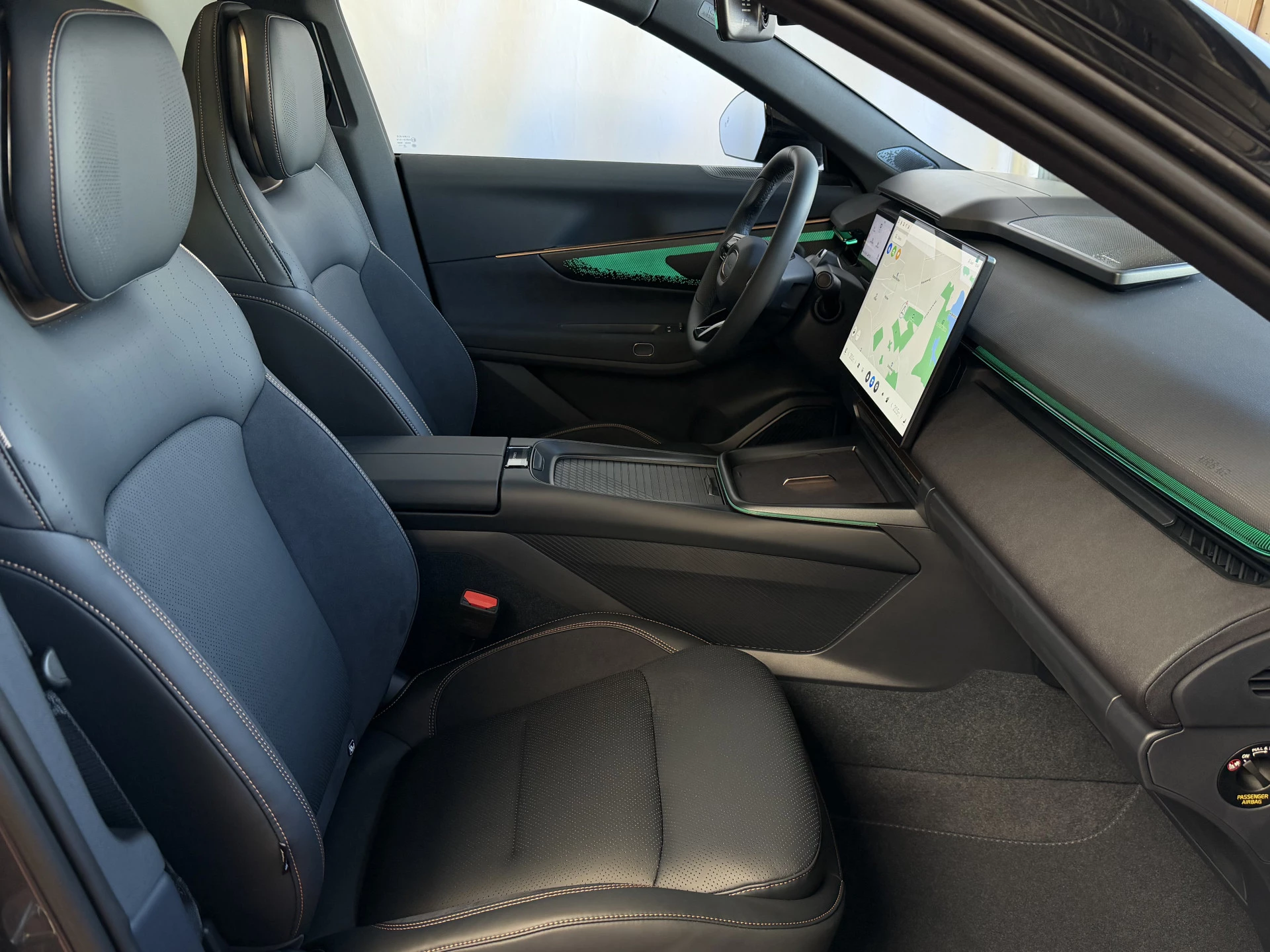 Hoofdafbeelding Lynk & Co 08