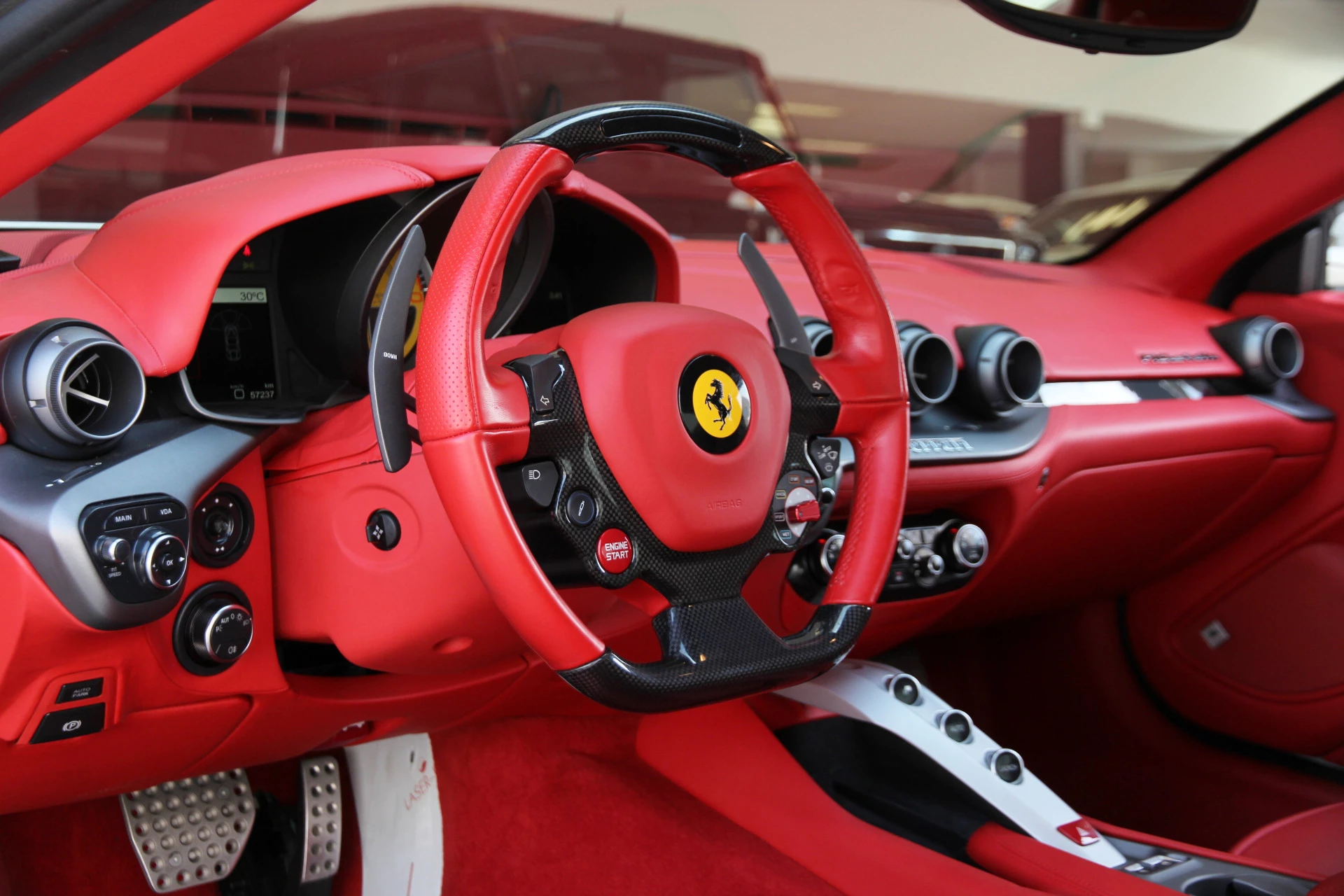 Hoofdafbeelding Ferrari F12