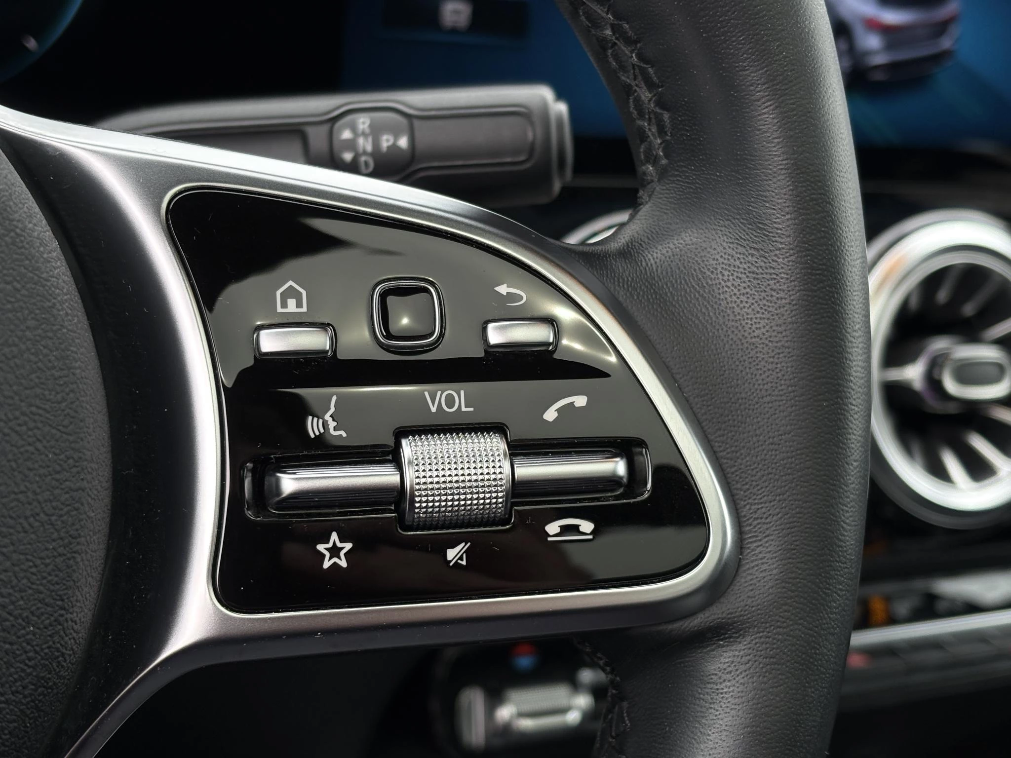 Hoofdafbeelding Mercedes-Benz EQA
