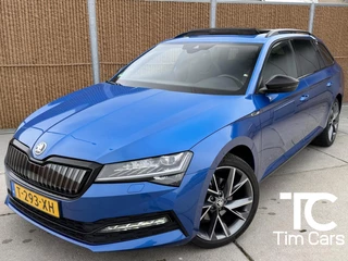 Skoda Superb Combi 1.4 TSI iV Sportline Automaat | Panoramadak | Stoelverwarming voor | Stuurwielverwarming | Half leer alcantara | Cruise control | Trekhaak uitklapbaar | Matrix LED | Achteruitrijcamera