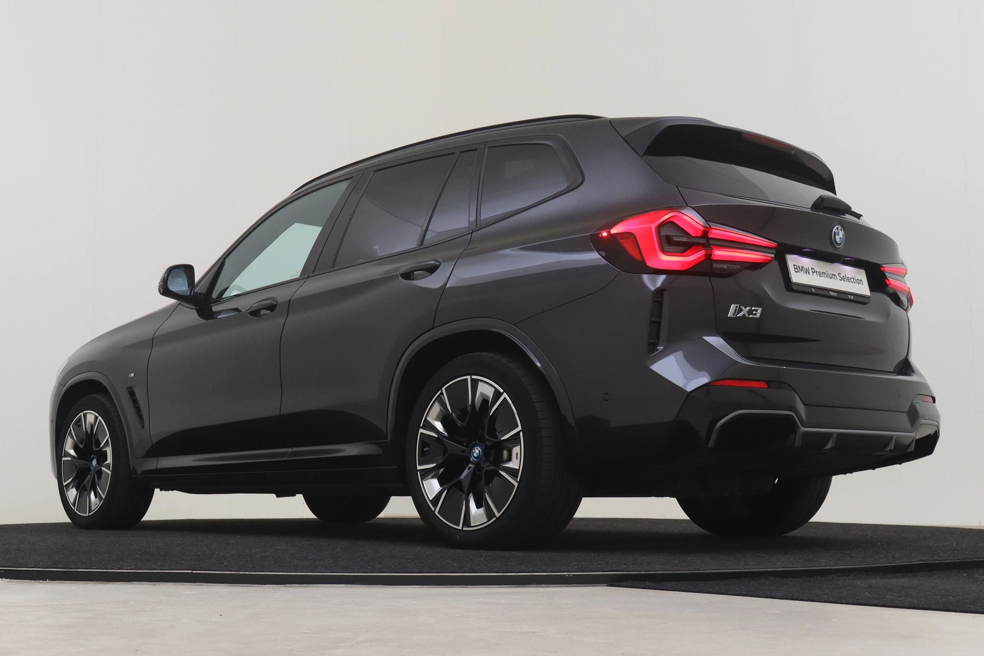Hoofdafbeelding BMW iX3