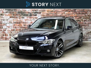 BMW 3 Serie Sedan 330i High Executive M Sport Pakket Automaat / Schuif-/kanteldak / Navigatie Professional / Leder / 19 Inch / Neerklapbare Achterbank / LED / Climate Control / Stoelverwarming / Extra Getint Glas / Parkeersensoren voor+achter