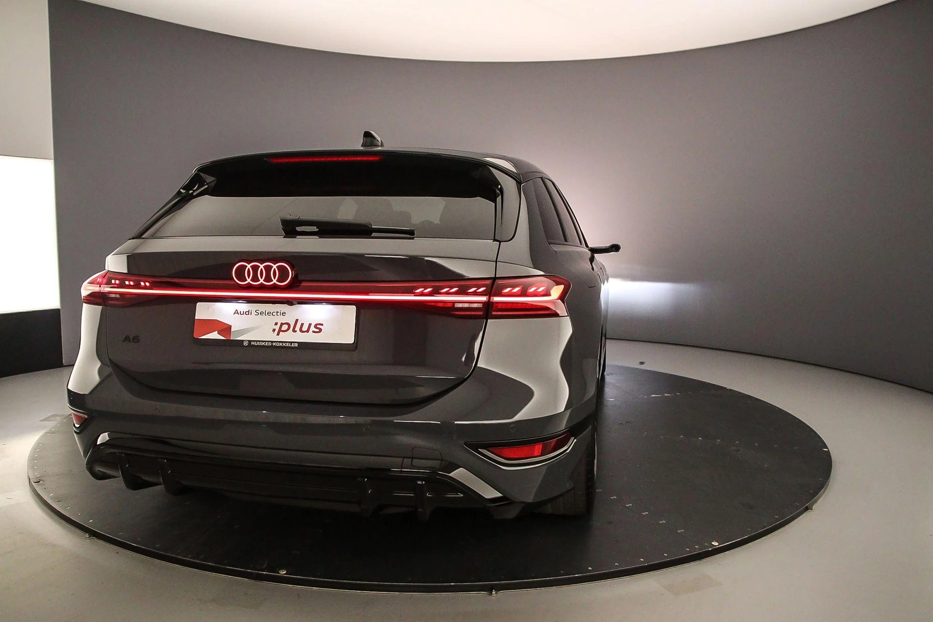 Hoofdafbeelding Audi A6 Avant e-tron