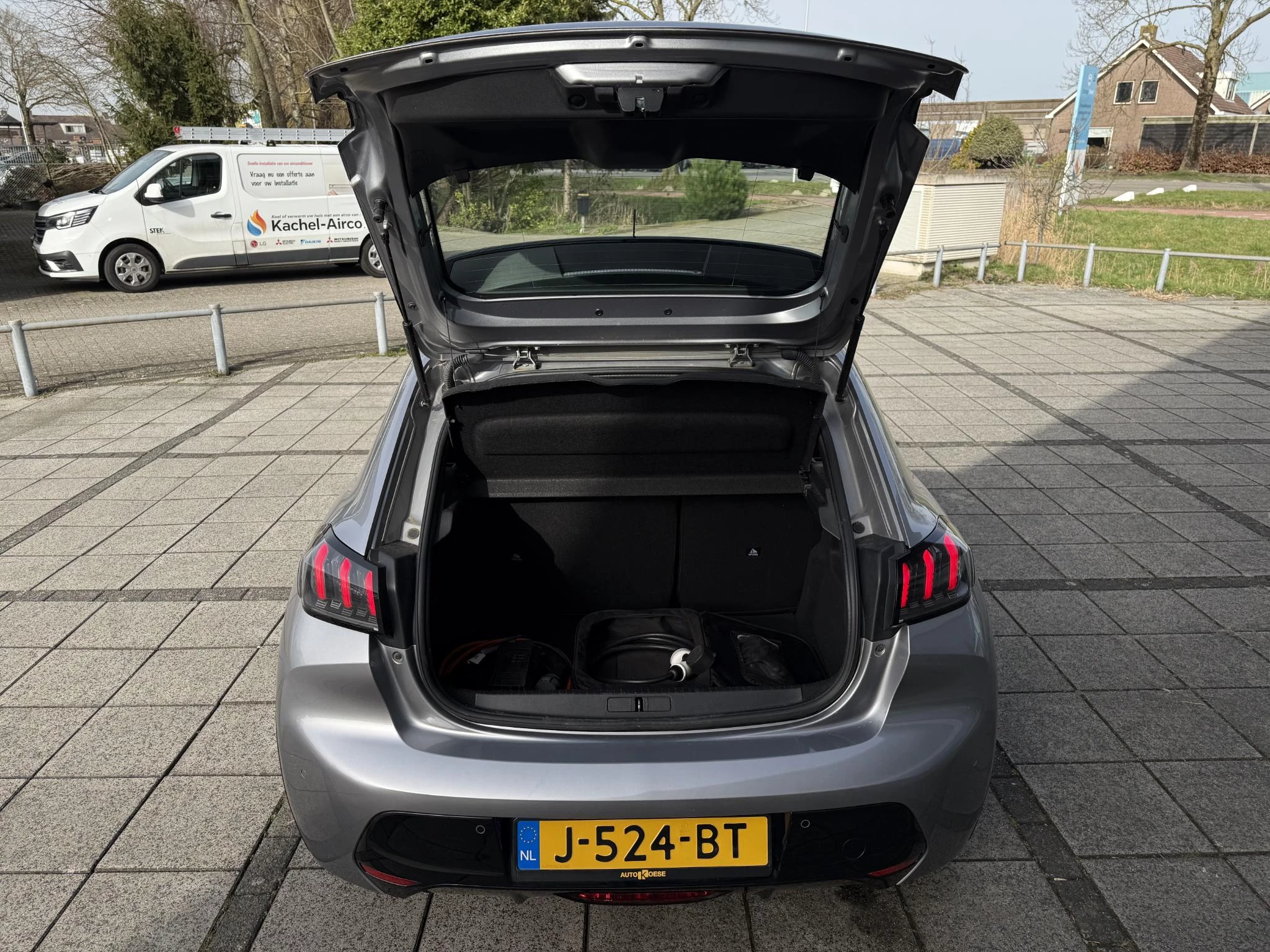 Hoofdafbeelding Peugeot e-208