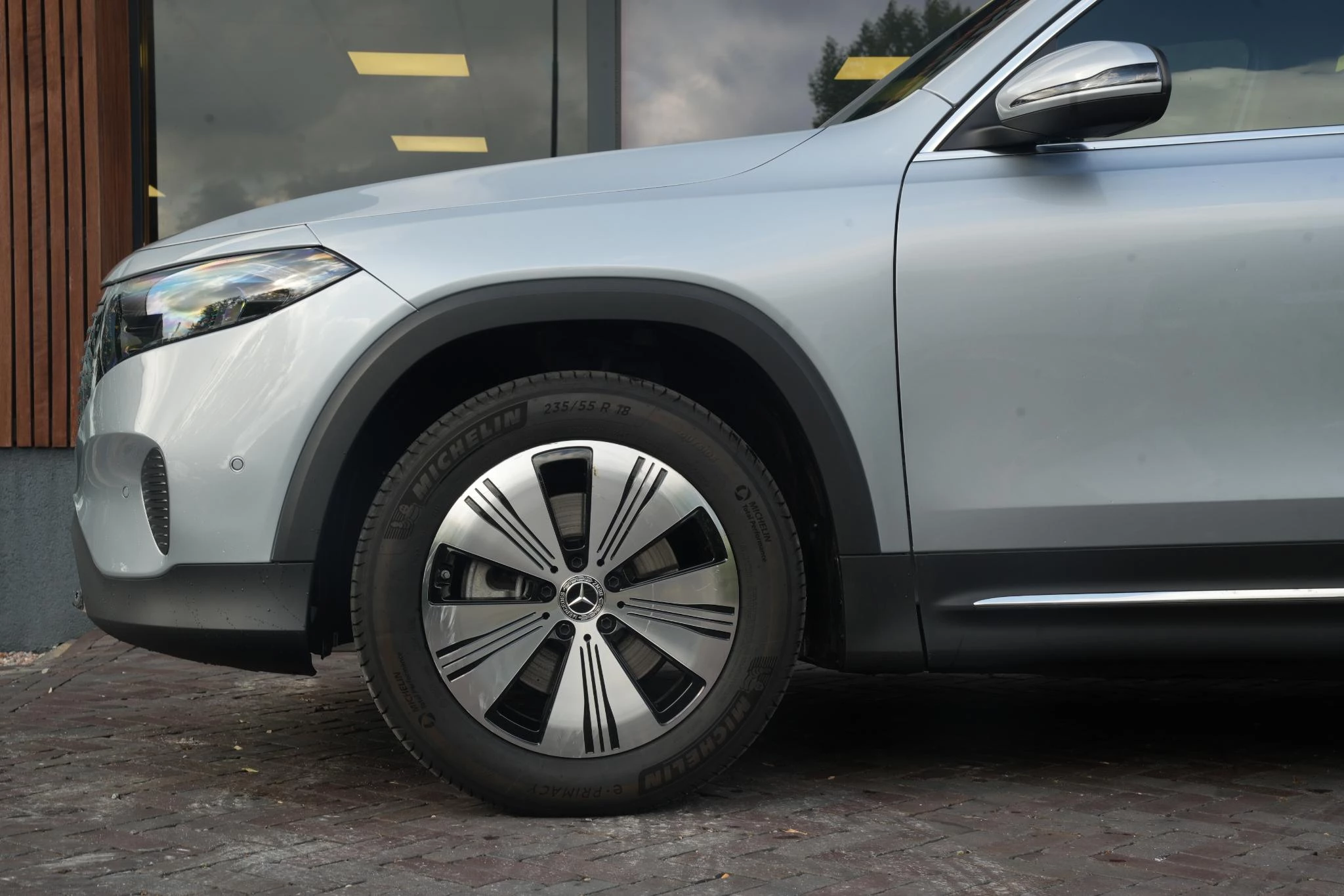 Hoofdafbeelding Mercedes-Benz EQB
