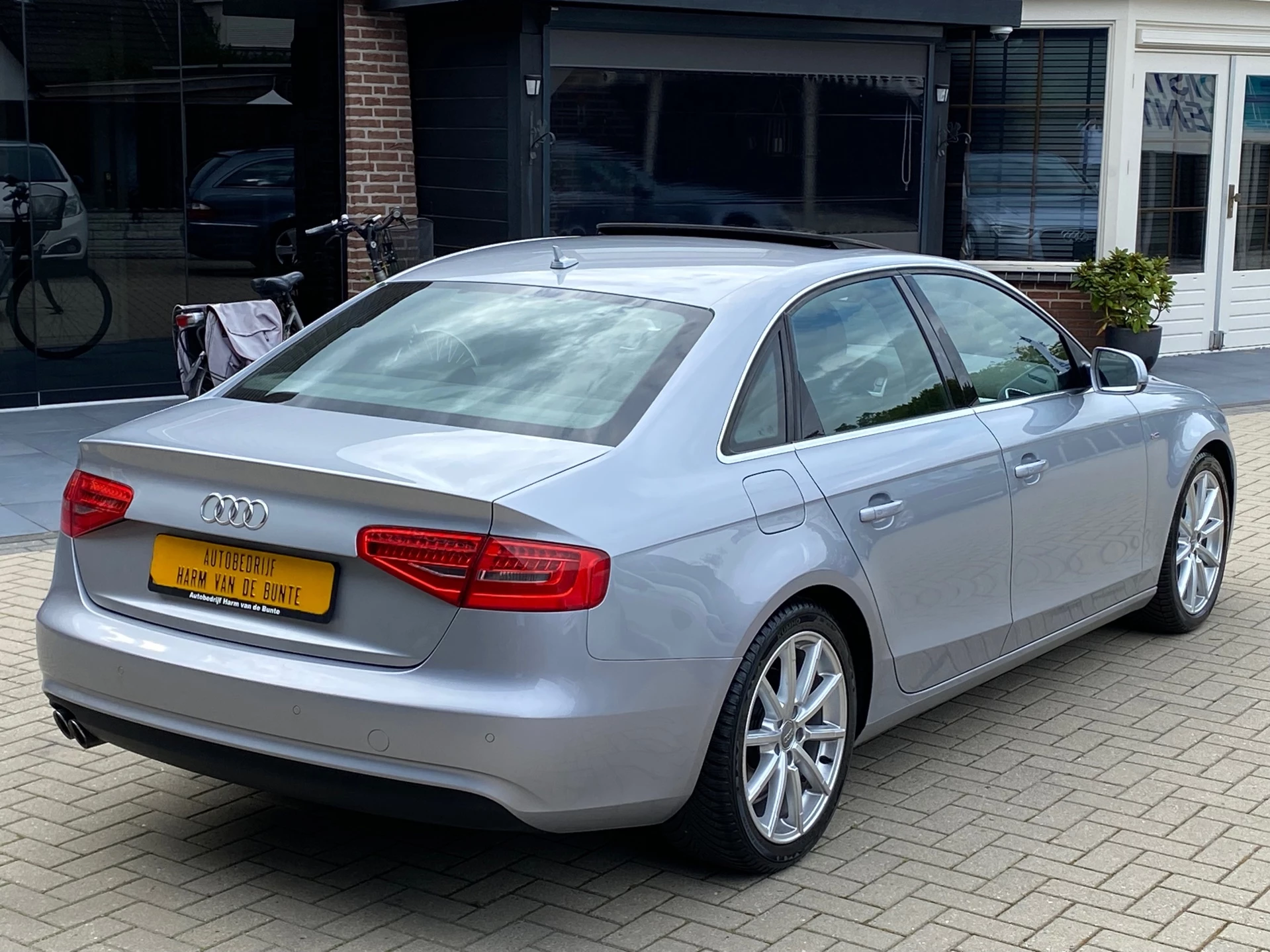 Hoofdafbeelding Audi A4