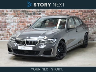 BMW 3 Serie Sedan M340i xDrive High Executive M Sport Pakket Automaat / Trekhaak / Schuif-/kanteldak / Harman Kardon / Driving Assistant Professional / Laser Light / Comfort Access / M Adaptief Onderstel / Live Cockpit Professional / Stoelverwarming voor+achter / Achteruitrijcamera / Gesture Control / 20 Inch