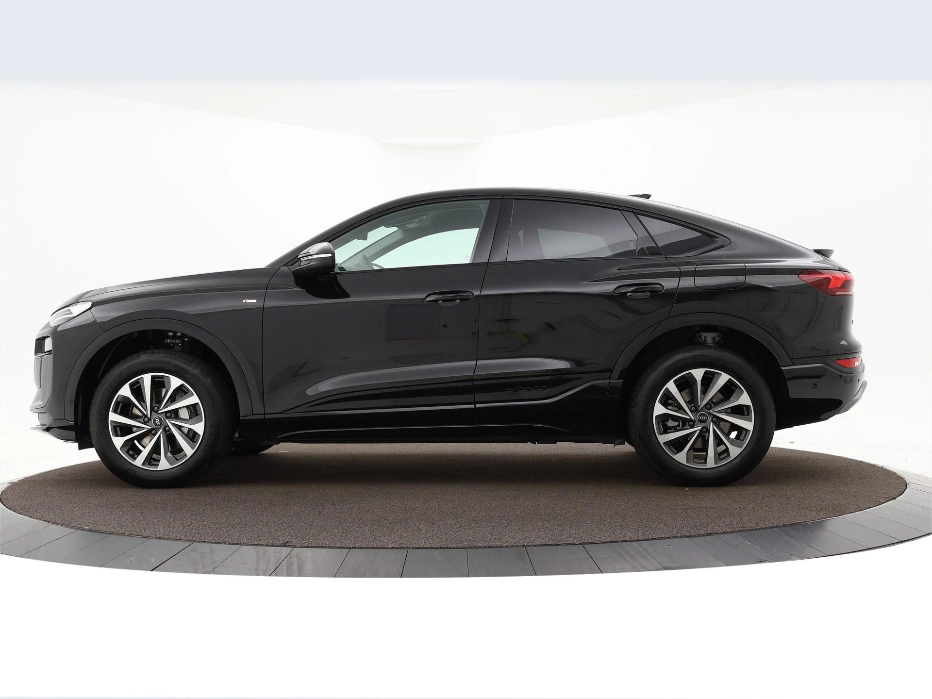 Hoofdafbeelding Audi Q6 e-tron