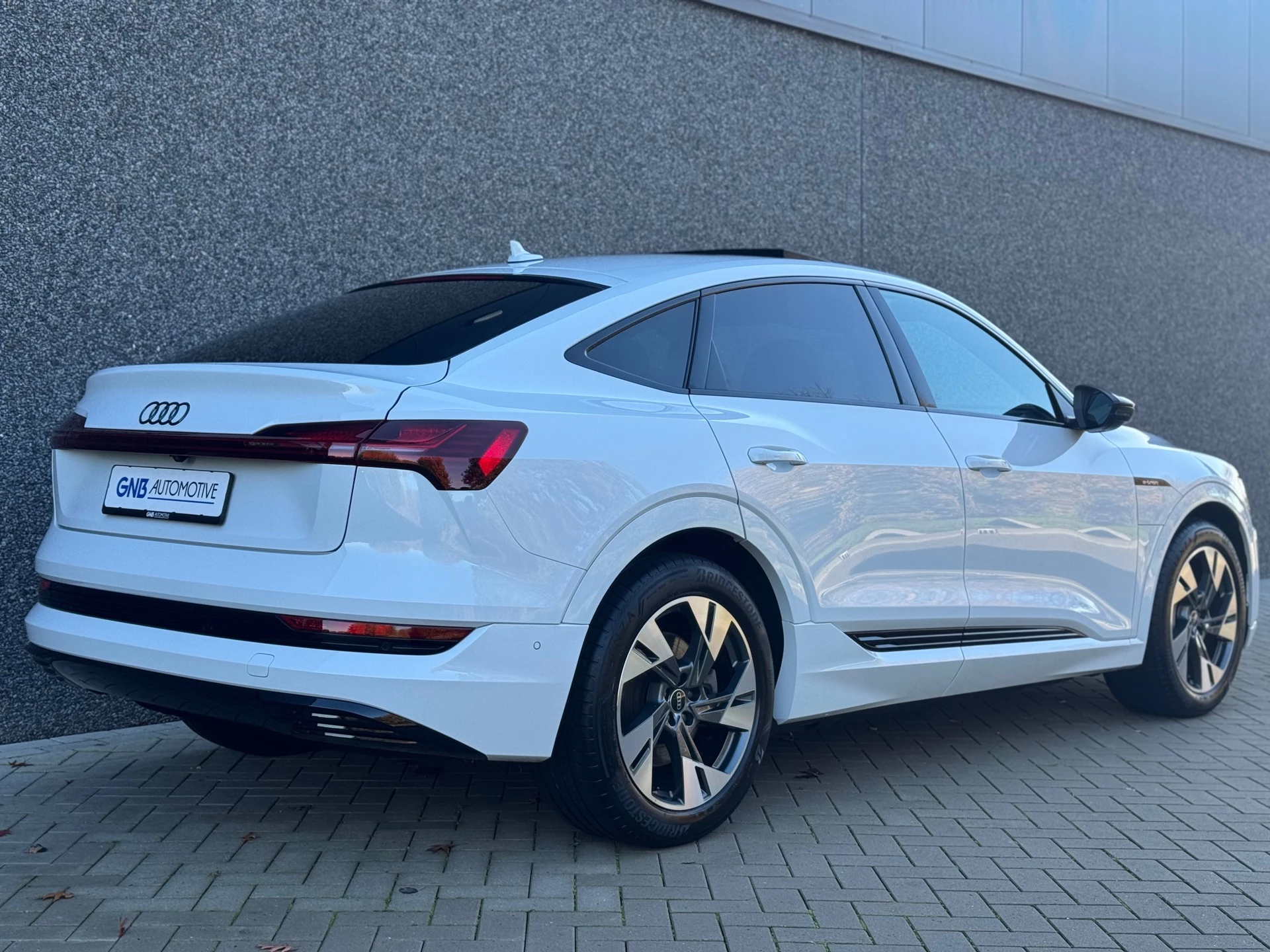 Hoofdafbeelding Audi e-tron