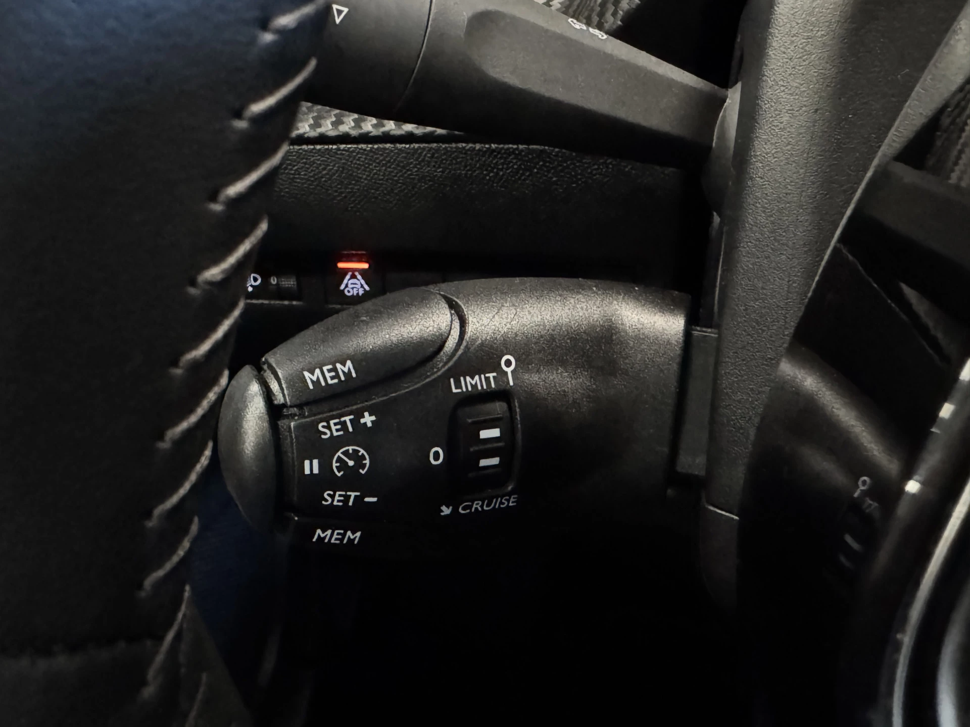 Hoofdafbeelding Peugeot e-2008