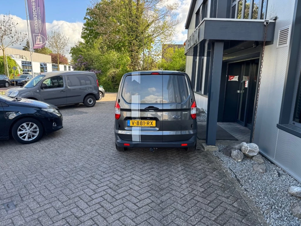 Hoofdafbeelding Ford Transit Courier