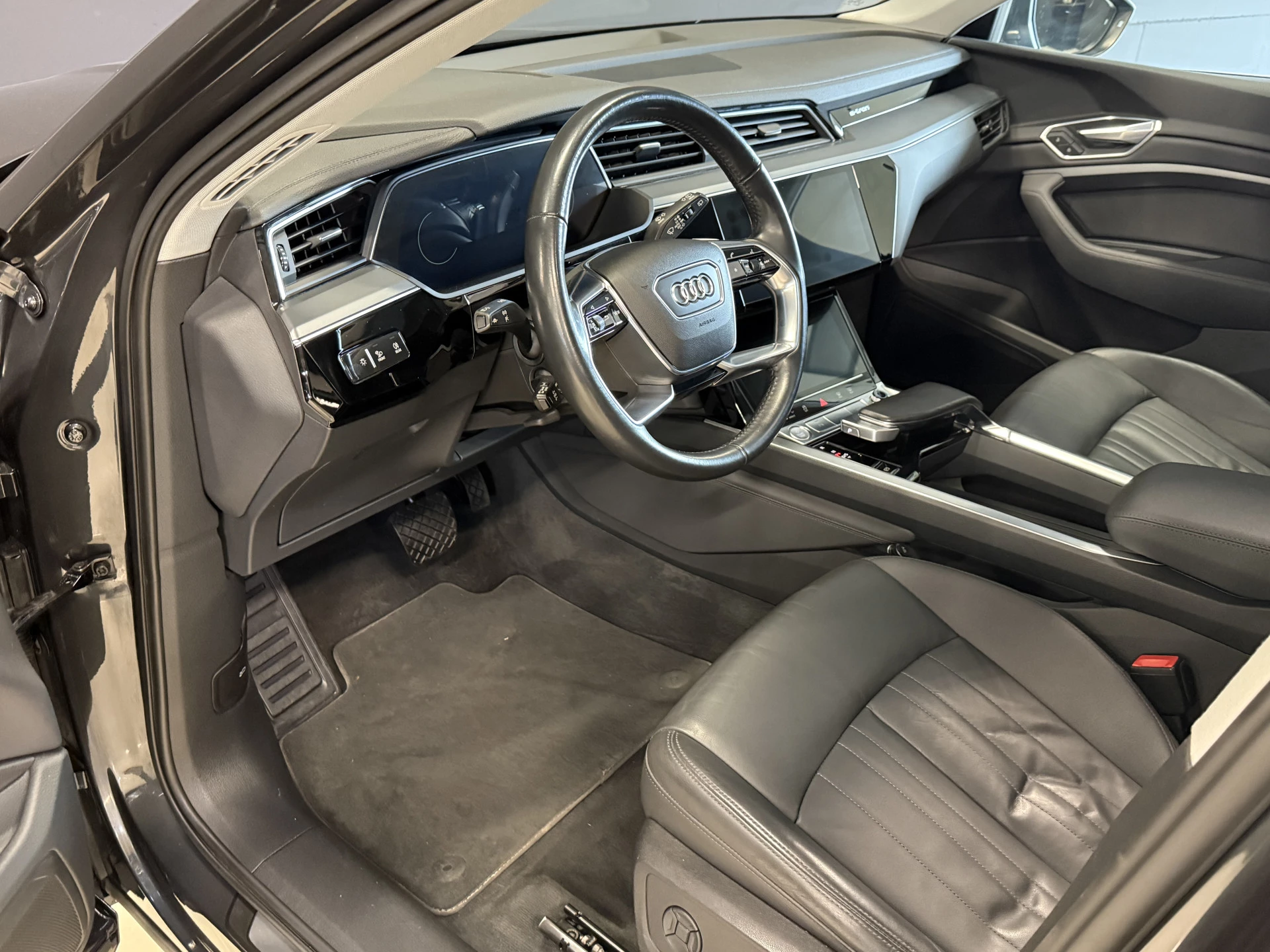 Hoofdafbeelding Audi e-tron