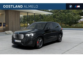 BMW iX1 eDrive20 M Sport / Panoramadak / Trekhaak / Sportstoelen / M Adaptief onderstel / Achteruitrijcamera / Adaptieve LED / Comfort Access / Parking Assistant